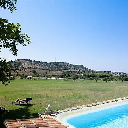 Parque De Campismo Orbitur Valverde 营地