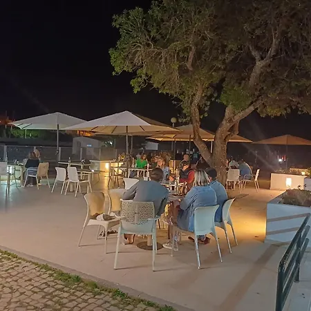 مكان تخييم Parque De Campismo Orbitur Valverde 2*